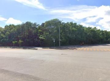 Terreno / Lote · 1708m² · Terreno en Esquina Sobre Av Universidades Playa del Carmen P4294
