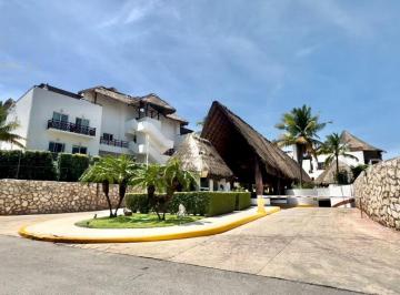 Departamento · 103m² · 1 Recámara · 1 Estacionamiento · Venta Exclusivo Departamento de 1 Recámara en El Centro de Playa del Carmen: Espacio y Elegancia en
