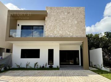 Casa · 300m² · 4 Recámaras · 3 Estacionamientos · Casa 4 Recamaras en Venta en Via Cumbres Cancun | C3952