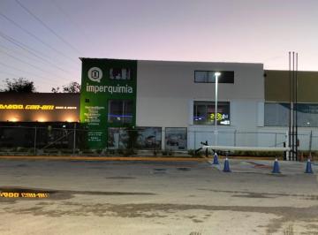 Edificio · 1261m² · 20 Estacionamientos · Plaza Comercial en Venta Sobre Carretera Federal Playa del Carmen P4540