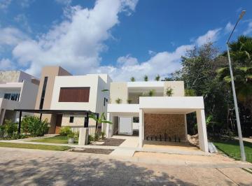 Casa · 320m² · 4 Recámaras · 2 Estacionamientos · Hermosa Casa en Preventa en Residencial Senderos Mayakoba en Playa del Carmen P4400