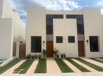 Casa · 94m² · 2 Recámaras · 2 Estacionamientos · Residencial Kulkana 2 Recámaras Cancún C4081