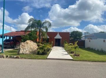 1 · Casa Estilo Hacienda en Venta en Residencial Baspul, Chicxulub Pueblo