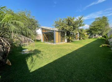 Casa · 998m² · 3 Recámaras · 10 Estacionamientos · Venta de Casa Las Limas, Yautepec, Morelos $3,000,000
