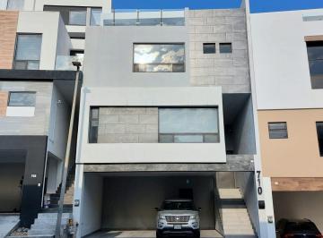 Casa de 3 habitaciones, Monterrey · Casa en Venta en Lomas del Vergel en Carretera Nacional