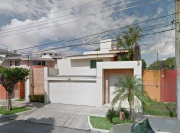 Casa de 4 habitaciones, Guadalajara · Casa en Venta en Col. Bosques de La Victoria, Guadalajara, Jalisco