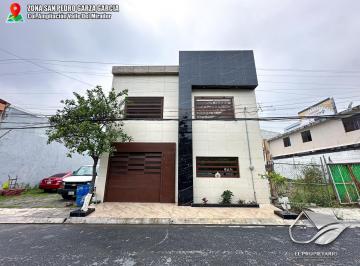 Casa · 264m² · 2 Estacionamientos · Casa en Venta de 3 Rec y 3 Niveles con Terraza // Zona San Pedro Garza García - Col. Valle del Mira