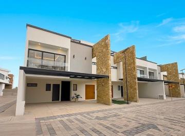 Casa en condominio · 232m² · 3 Recámaras · 4 Estacionamientos · Casa en Venta en Metepec. Última Casa Disponible Primera Etapa