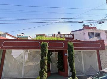 Casa de 4 habitaciones, Nezahualcóyotl · Venta de Casa en Bosques de Aragon, Nezahualcoyotl, Edo de Mexico