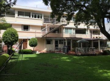 Casa · 8 Recámaras · 6 Estacionamientos · Casa en Lomas Altas