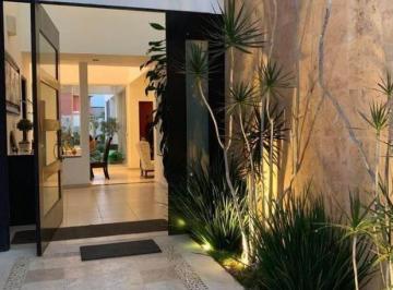 Casa · 510m² · 4 Recámaras · 4 Estacionamientos · Casa en Zona Norte de Cuernavaca, Fraccionamiento Rancho Tetela