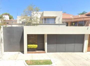 Casa de 3 habitaciones, Puerto Vallarta · Casa en Venta en Colonia Jardínes de Vallarta, Zapopan Jalisco