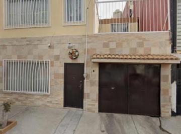 Casa de 4 habitaciones, Gustavo A. Madero · Casa en Industrial en Venta Hipotecaria