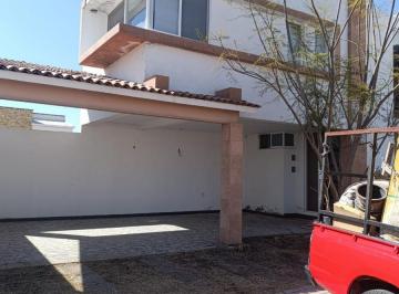 1 · Casa Habitación en El Marqués, Querétaro