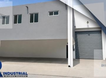 Bodega comercial · 632m² · 6 Estacionamientos · Bodega en Renta en Santa Catarina