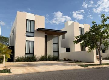 Casa de 3 habitaciones, Mérida · Casa con 225 m² de Terreno, 3 Recámaras en Venta en Cholul