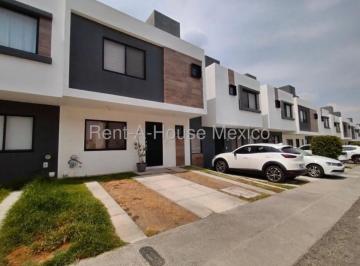Casa en condominio de 3 habitaciones, El Marqués · Casa en Renta en Zakia