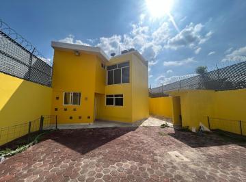 Casa · 240m² · 3 Recámaras · 4 Estacionamientos · Casa Sola en Venta en San Simón, Texcoco, México
