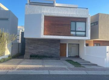 Casa en condominio · 280m² · 3 Recámaras · 3 Estacionamientos · Venta de Casa en La Condesa Juriquilla Queretaro
