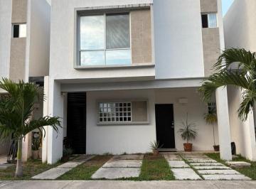 Fachada · Hermosa Casa en Venta Modelo Okume en Olivos 3