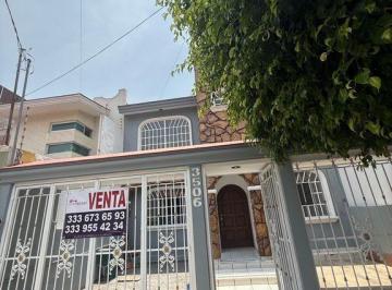 Casa · 170m² · 3 Recámaras · 1 Estacionamiento · Preciosa Casa en Venta en Fraccionamiento Revolución $4’000,000