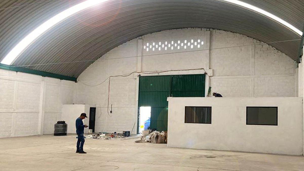417 m² Warehouse in Parque Ind. Resurrección, with Offices and Bathrooms, Parking for 2 Cars - Warehouse 4