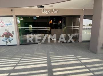 Local comercial · 191m² · 1 Recámara · Local en Venta en Planta Baja, Plaza de Lucca, Zona Real Zapopan. - (4)