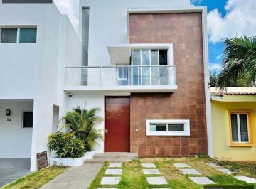 Casa · 145m² · 3 Recámaras · 2 Estacionamientos · ¡Bonita Casa en Venta en Residencial Arbolada, Cancún | Excelente Precio y Ubicación!casa