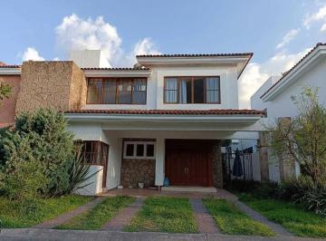 Casa de 3 habitaciones, Zapopan · Casa en Renta en Coto Las Rosas 106 Valle Real Zapopan, Jalisco