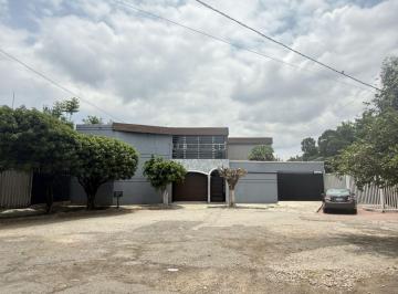 Casa de 5 habitaciones, León · Casa en Venta en León Moderno