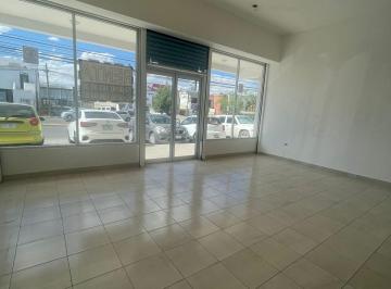 Local comercial · 57m² · 3 Estacionamientos · Local Comercial en Renta Av Mirador