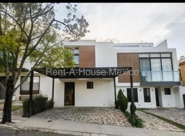 Casa 180m² Renta Zibatá · Renta | Casa en Zibata, Querétaro | Alberca | Terraza | Gym | Salón de Eventos | Plazas Comerciales