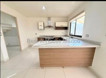 Departamento 130m² Renta Zibatá · Renta | Casa en Zibata, Querétaro | Cochera Techada L Cuarto de La Lavado | Cuarto de Tv | Plazas