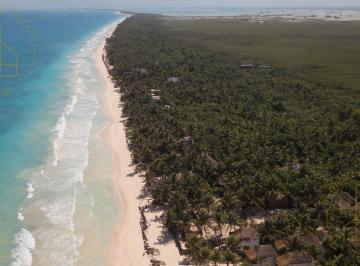 Terreno / Lote · 3500m² · Frente Playa de 25 m, Zona Hotelera de Tulum.