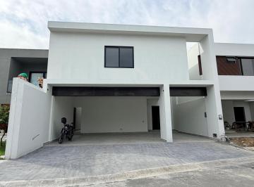 Casa · 350m² · 3 Recámaras · 2 Estacionamientos · Casa en Amorada Privada Residencial