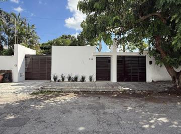 Casa · 173m² · 3 Recámaras · 1 Estacionamiento · Casa de Una Planta Dentro de La Ciudad en Mérida