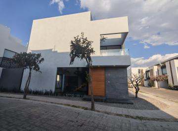 Casa · 213m² · 3 Recámaras · 2 Estacionamientos · Casa en Venta P_méxico_paleq_lomas de Angelópolis Cholula Puebla.