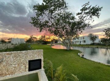 Casa de 4 habitaciones, Mérida · Venta Casa Privada Lago Altozano 4 Recámaras Alberca Zona Norte Mérida