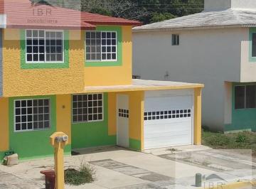 Casa · 143m² · 3 Recámaras · 2 Estacionamientos · Casa en Venta, Medellin de Bravo, Ver