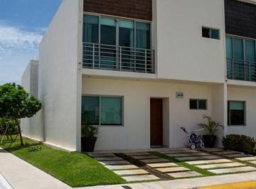 Casa · 145m² · 3 Recámaras · 2 Estacionamientos · Casa en Renta Amueblada con Amenidades en Long Island, Cancun