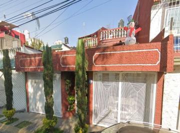 Casa de 4 habitaciones, Nezahualcóyotl · Casa en Venta en Bosques de Aragon Nezahualcoyotl Edomex
