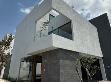 Casa · 213m² · 3 Recámaras · 2 Estacionamientos · Casa en Lomas de Angelopolis - Parque Mexico