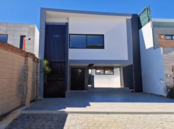 Casa · 352m² · 4 Recámaras · 2 Estacionamientos · Casa en Venta P_santiago Lomas de Angelópolis Cholula Puebla