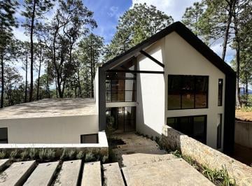 Casa · 380m² · 4 Recámaras · 8 Estacionamientos · Casa en Venta Bosques de La Cañada Tapalpa Jalisco