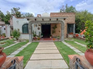 Casa de 3 habitaciones, Tequisquiapan · Casa en Venta de un Piso — Club de Golf Tequisquiapan