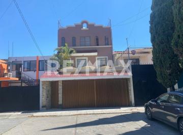 Casa · 247m² · 9 Recámaras · 4 Estacionamientos · Casa en Venta en Las Alamedas - (4)