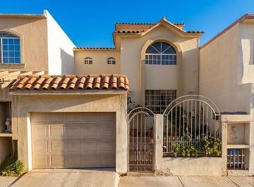 Casa de 3 habitaciones, Ensenada · Casa de Recuperación Bancaria Exelente Precio Am