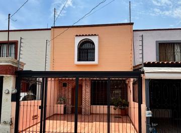 Casa de 3 habitaciones, Zapopan · Casa en Renta El Colli