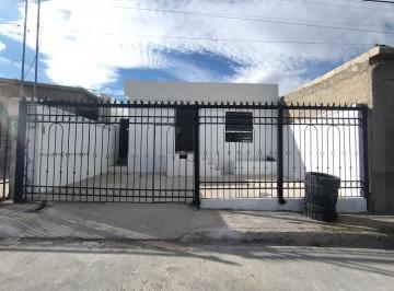 Casa · 74m² · 2 Recámaras · 2 Estacionamientos · Venta de Casa de un Piso en Col Insurgentes