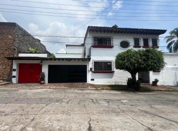 Casa de 4 habitaciones, Cuernavaca · Hermosa Casa Estilo Colonial en Zona Dorada de Cuernavaca